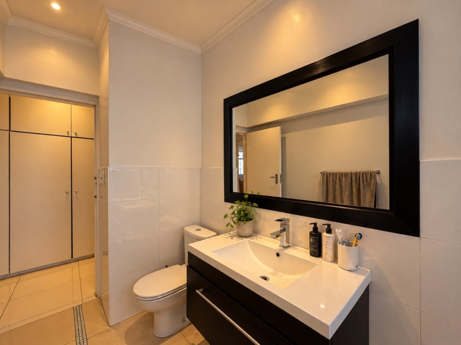 To Let 3 Bedroom Property for Rent in Sea Point Western Cape